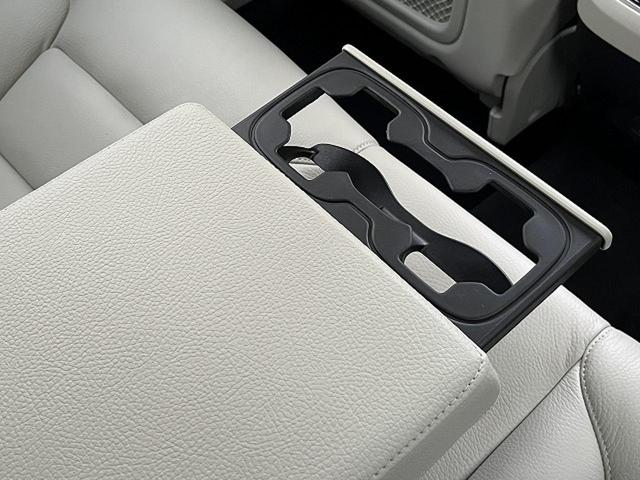 ＸＣ６０ プラス　Ｂ５　認定中古車　本革シート　禁煙車　純正Ｇｏｏｇｌｅナビ　３６０°ビューカメラ　クライメートパッケージ　パイロットアシスト　メモリーシート　全席シートヒーター　ステアリングヒーター　パワーテールゲート（52枚目）