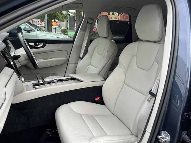 ＸＣ６０ プラス　Ｂ５　認定中古車　本革シート　禁煙車　純正Ｇｏｏｇｌｅナビ　３６０°ビューカメラ　クライメートパッケージ　パイロットアシスト　メモリーシート　全席シートヒーター　ステアリングヒーター　パワーテールゲート（53枚目）