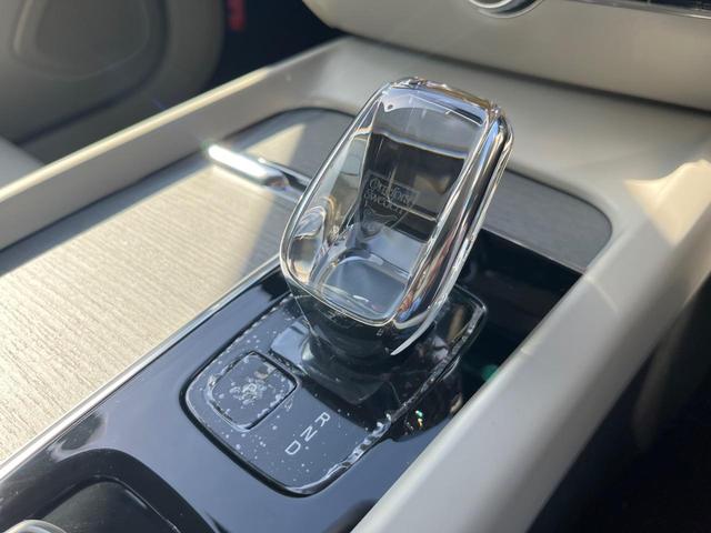 Ｖ６０ クロスカントリー　アルティメット　Ｂ５　ＡＷＤ　認定中古車　Ｂｏｗｅｒｓ　＆　Ｗｉｌｋｉｎｓ　ナッパレザーシート　インテリセーフ　衝突被害軽減　パイロットアシスト　シートヒーター　ベンチレーション　マッサージ機能付きシート　パワーシート　禁煙車（8枚目）