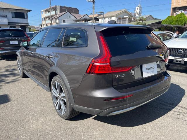 Ｖ６０ クロスカントリー　アルティメット　Ｂ５　ＡＷＤ　認定中古車　Ｂｏｗｅｒｓ　＆　Ｗｉｌｋｉｎｓ　ナッパレザーシート　インテリセーフ　衝突被害軽減　パイロットアシスト　シートヒーター　ベンチレーション　マッサージ機能付きシート　パワーシート　禁煙車（22枚目）