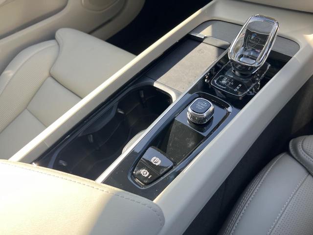 Ｖ６０ クロスカントリー　アルティメット　Ｂ５　ＡＷＤ　認定中古車　Ｂｏｗｅｒｓ　＆　Ｗｉｌｋｉｎｓ　ナッパレザーシート　インテリセーフ　衝突被害軽減　パイロットアシスト　シートヒーター　ベンチレーション　マッサージ機能付きシート　パワーシート　禁煙車（46枚目）
