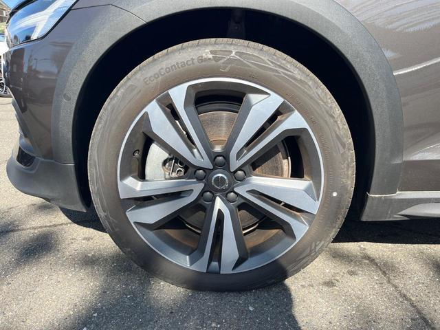Ｖ６０ クロスカントリー　アルティメット　Ｂ５　ＡＷＤ　認定中古車　Ｂｏｗｅｒｓ　＆　Ｗｉｌｋｉｎｓ　ナッパレザーシート　インテリセーフ　衝突被害軽減　パイロットアシスト　シートヒーター　ベンチレーション　マッサージ機能付きシート　パワーシート　禁煙車（53枚目）