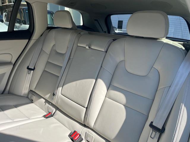 Ｖ６０ クロスカントリー　アルティメット　Ｂ５　ＡＷＤ　認定中古車　Ｂｏｗｅｒｓ　＆　Ｗｉｌｋｉｎｓ　ナッパレザーシート　インテリセーフ　衝突被害軽減　パイロットアシスト　シートヒーター　ベンチレーション　マッサージ機能付きシート　パワーシート　禁煙車（66枚目）