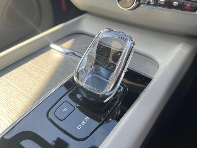 XC60 アルティメット B5 AWD 認定中古車 サンルーフ ナッパレザーシート Googleナビ B&Wプレミアムサウンド シートヒーター ベンチレーション パイロットアシスト マッサージ機能付きシート パワーシート パワーバックドア(11枚目)