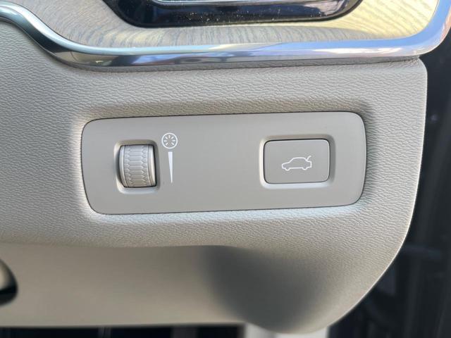 XC60 アルティメット B5 AWD 認定中古車 サンルーフ ナッパレザーシート Googleナビ B&Wプレミアムサウンド シートヒーター ベンチレーション パイロットアシスト マッサージ機能付きシート パワーシート パワーバックドア(32枚目)