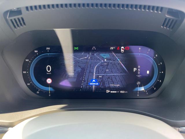 XC60 アルティメット B5 AWD 認定中古車 サンルーフ ナッパレザーシート Googleナビ B&Wプレミアムサウンド シートヒーター ベンチレーション パイロットアシスト マッサージ機能付きシート パワーシート パワーバックドア(33枚目)