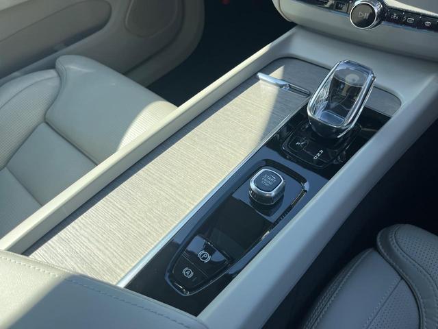 XC60 アルティメット B5 AWD 認定中古車 サンルーフ ナッパレザーシート Googleナビ B&Wプレミアムサウンド シートヒーター ベンチレーション パイロットアシスト マッサージ機能付きシート パワーシート パワーバックドア(56枚目)