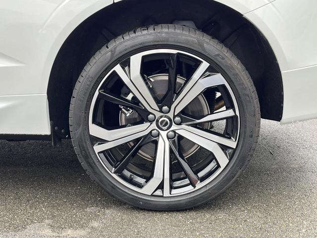 XC60 リチャージアルティメトT6AWDプラグインハイブリド 認定中古車 プラグインハイブリッド パノラマガラスサンルーフ 白革シート harman/kardon 360°ビューカメラ レーダークルーズ 禁煙車 マッサージ機能付シート パイロットアシスト(28枚目)
