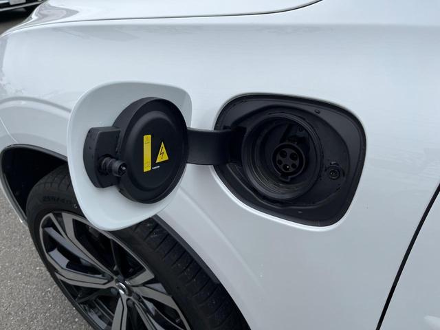 XC60 リチャージアルティメトT6AWDプラグインハイブリド 認定中古車 プラグインハイブリッド パノラマガラスサンルーフ 白革シート harman/kardon 360°ビューカメラ レーダークルーズ 禁煙車 マッサージ機能付シート パイロットアシスト(68枚目)