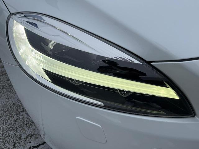 Ｖ４０ Ｔ３　クラシックエディション　認定中古車　ガラスルーフ　最終モデル　革シート　インテリセーフ　衝突被害軽減ブレーキ　シートヒーター　パワーシート　ＬＥＤヘッドライト　バックカメラ　純正ナビ　レーダークルーズ　Ｂｌｕｅｔｏｏｔｈ（15枚目）