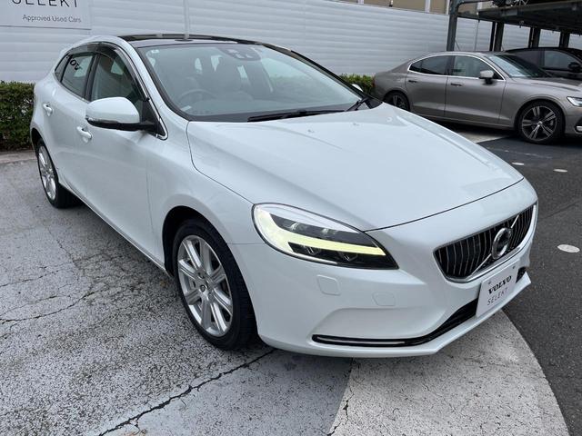 Ｖ４０ Ｔ３　クラシックエディション　認定中古車　ガラスルーフ　最終モデル　革シート　インテリセーフ　衝突被害軽減ブレーキ　シートヒーター　パワーシート　ＬＥＤヘッドライト　バックカメラ　純正ナビ　レーダークルーズ　Ｂｌｕｅｔｏｏｔｈ（17枚目）