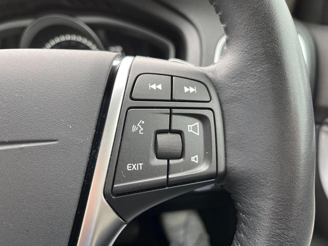 Ｖ４０ Ｔ３　クラシックエディション　認定中古車　ガラスルーフ　最終モデル　革シート　インテリセーフ　衝突被害軽減ブレーキ　シートヒーター　パワーシート　ＬＥＤヘッドライト　バックカメラ　純正ナビ　レーダークルーズ　Ｂｌｕｅｔｏｏｔｈ（56枚目）