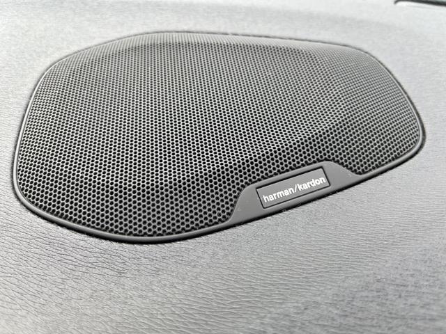 Ｖ４０ Ｄ４　インスクリプション　白革シート　ｈａｒｍａｎ／ｋａｒｄｏｎ　レーダークルーズ　禁煙車　衝突被害軽減ブレーキ　純正９インチナビ　シートヒーター　トールハンマ―ＬＥＤヘッド　メモリー機能付パワーシート　Ｂｌｕｅｔｏｏｔｈ（5枚目）