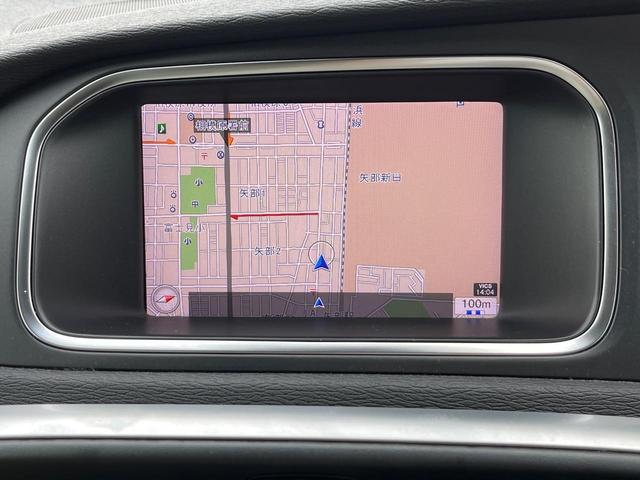 Ｖ４０ Ｄ４　インスクリプション　白革シート　ｈａｒｍａｎ／ｋａｒｄｏｎ　レーダークルーズ　禁煙車　衝突被害軽減ブレーキ　純正９インチナビ　シートヒーター　トールハンマ―ＬＥＤヘッド　メモリー機能付パワーシート　Ｂｌｕｅｔｏｏｔｈ（6枚目）