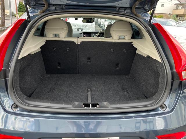 Ｖ４０ Ｄ４　インスクリプション　白革シート　ｈａｒｍａｎ／ｋａｒｄｏｎ　レーダークルーズ　禁煙車　衝突被害軽減ブレーキ　純正９インチナビ　シートヒーター　トールハンマ―ＬＥＤヘッド　メモリー機能付パワーシート　Ｂｌｕｅｔｏｏｔｈ（14枚目）