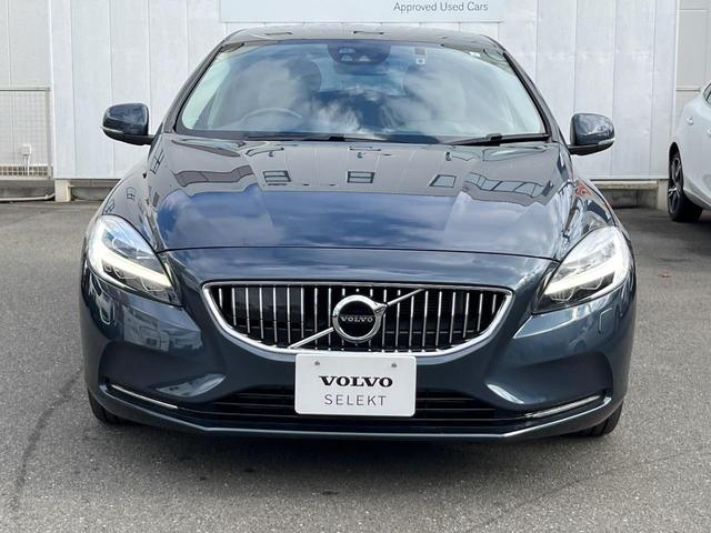 Ｖ４０ Ｄ４　インスクリプション　白革シート　ｈａｒｍａｎ／ｋａｒｄｏｎ　レーダークルーズ　禁煙車　衝突被害軽減ブレーキ　純正９インチナビ　シートヒーター　トールハンマ―ＬＥＤヘッド　メモリー機能付パワーシート　Ｂｌｕｅｔｏｏｔｈ（17枚目）