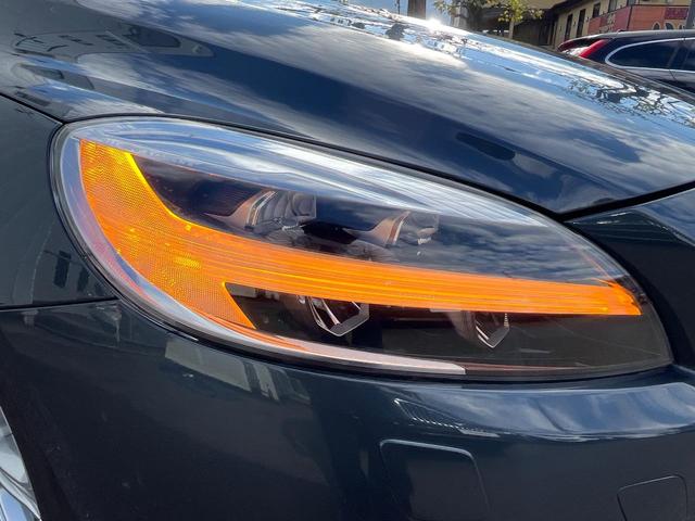 Ｖ４０ Ｄ４　インスクリプション　白革シート　ｈａｒｍａｎ／ｋａｒｄｏｎ　レーダークルーズ　禁煙車　衝突被害軽減ブレーキ　純正９インチナビ　シートヒーター　トールハンマ―ＬＥＤヘッド　メモリー機能付パワーシート　Ｂｌｕｅｔｏｏｔｈ（28枚目）