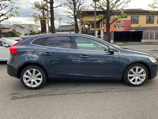 Ｖ４０ Ｄ４　インスクリプション　白革シート　ｈａｒｍａｎ／ｋａｒｄｏｎ　レーダークルーズ　禁煙車　衝突被害軽減ブレーキ　純正９インチナビ　シートヒーター　トールハンマ―ＬＥＤヘッド　メモリー機能付パワーシート　Ｂｌｕｅｔｏｏｔｈ（31枚目）