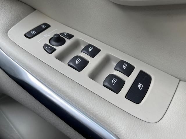 Ｖ４０ Ｄ４　インスクリプション　白革シート　ｈａｒｍａｎ／ｋａｒｄｏｎ　レーダークルーズ　禁煙車　衝突被害軽減ブレーキ　純正９インチナビ　シートヒーター　トールハンマ―ＬＥＤヘッド　メモリー機能付パワーシート　Ｂｌｕｅｔｏｏｔｈ（40枚目）