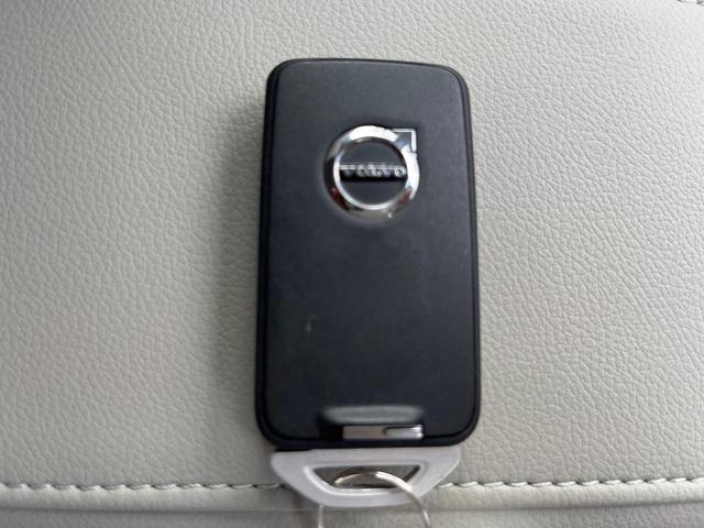 Ｖ４０ Ｄ４　インスクリプション　白革シート　ｈａｒｍａｎ／ｋａｒｄｏｎ　レーダークルーズ　禁煙車　衝突被害軽減ブレーキ　純正９インチナビ　シートヒーター　トールハンマ―ＬＥＤヘッド　メモリー機能付パワーシート　Ｂｌｕｅｔｏｏｔｈ（69枚目）