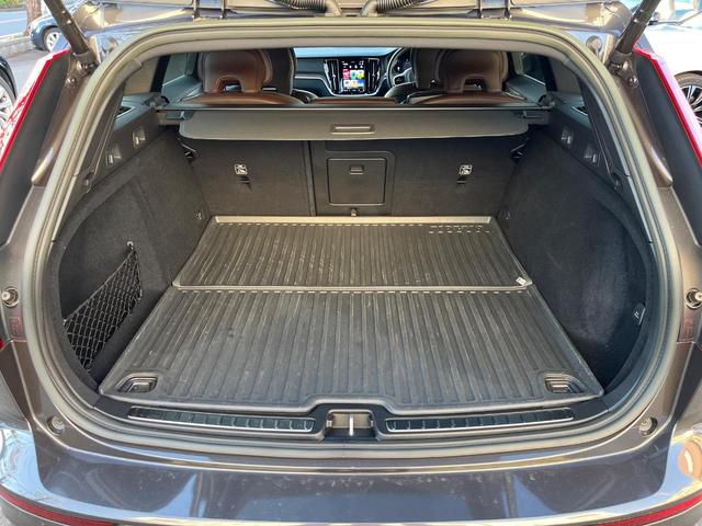 V60 アルティメット B4 認定中古車 ハーマンカードン Goole搭載 360°カメラ ベンチレーション パワーシート パイロットアシスト ヘッドアップディスプレイ オレフォスクリスタルシフトノブ(13枚目)