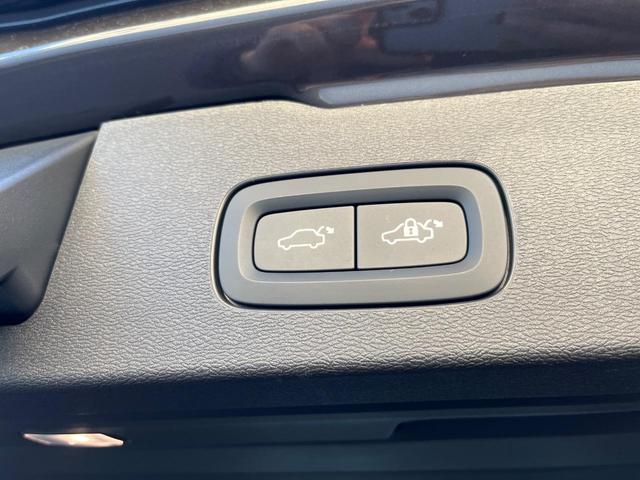 V60 アルティメット B4 認定中古車 ハーマンカードン Goole搭載 360°カメラ ベンチレーション パワーシート パイロットアシスト ヘッドアップディスプレイ オレフォスクリスタルシフトノブ(22枚目)