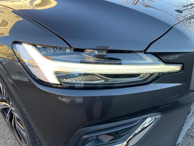 V60 アルティメット B4 認定中古車 ハーマンカードン Goole搭載 360°カメラ ベンチレーション パワーシート パイロットアシスト ヘッドアップディスプレイ オレフォスクリスタルシフトノブ(24枚目)