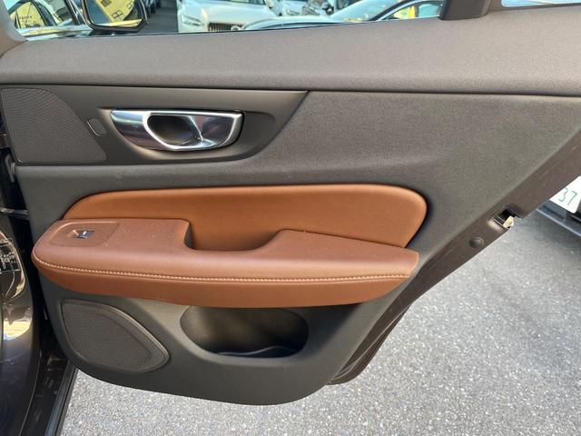 V60 アルティメット B4 認定中古車 ハーマンカードン Goole搭載 360°カメラ ベンチレーション パワーシート パイロットアシスト ヘッドアップディスプレイ オレフォスクリスタルシフトノブ(29枚目)