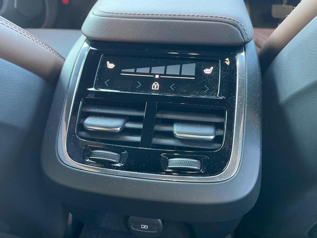 V60 アルティメット B4 認定中古車 ハーマンカードン Goole搭載 360°カメラ ベンチレーション パワーシート パイロットアシスト ヘッドアップディスプレイ オレフォスクリスタルシフトノブ(32枚目)