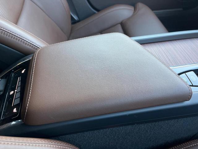 V60 アルティメット B4 認定中古車 ハーマンカードン Goole搭載 360°カメラ ベンチレーション パワーシート パイロットアシスト ヘッドアップディスプレイ オレフォスクリスタルシフトノブ(55枚目)