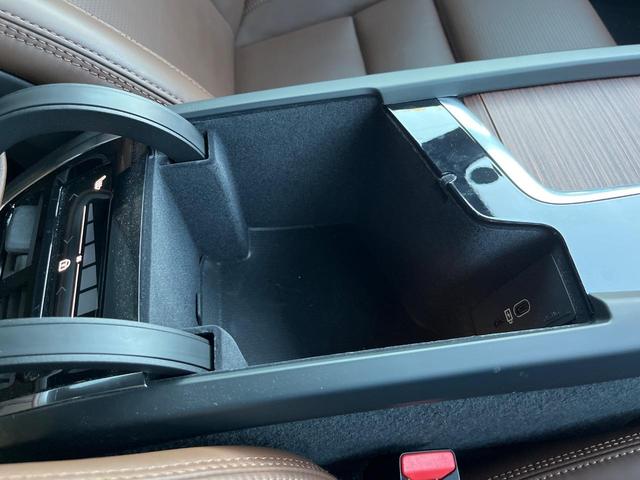 V60 アルティメット B4 認定中古車 ハーマンカードン Goole搭載 360°カメラ ベンチレーション パワーシート パイロットアシスト ヘッドアップディスプレイ オレフォスクリスタルシフトノブ(56枚目)