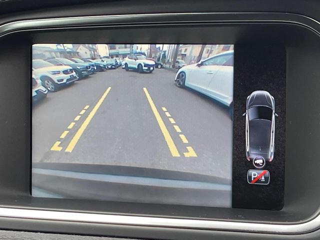 【パークアシスト・カメラ】駐車時に後方がリアルタイム映像で確認できます。大型商業施設や立体駐車場での駐車時や、夜間のバック時に大活躍！運転スキルに関わらず、今や必須となった装備のひとつです！