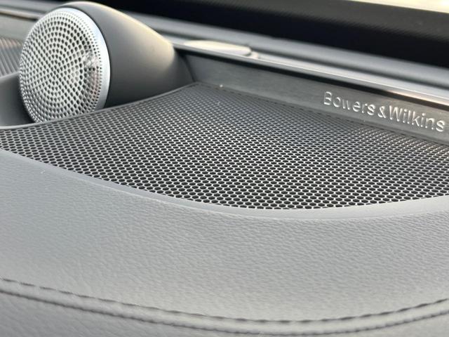 ＸＣ９０ ウルトラ　Ｂ５　ＡＷＤ　認定中古車　Ｂ＆Ｗプレミアムサウンド　パノラマガラスサンルーフ　Ｇｏｏｇｌｅナビ　３６０°カメラ　３列シート　ベンチレーション機能　ヘッドアップディスプレイ　パワーシート　メモリーシート（6枚目）