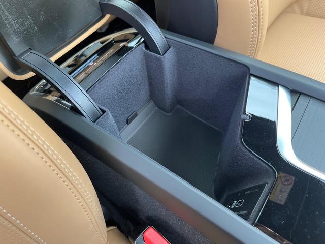 ＸＣ９０ ウルトラ　Ｂ５　ＡＷＤ　認定中古車　Ｂ＆Ｗプレミアムサウンド　パノラマガラスサンルーフ　Ｇｏｏｇｌｅナビ　３６０°カメラ　３列シート　ベンチレーション機能　ヘッドアップディスプレイ　パワーシート　メモリーシート（45枚目）