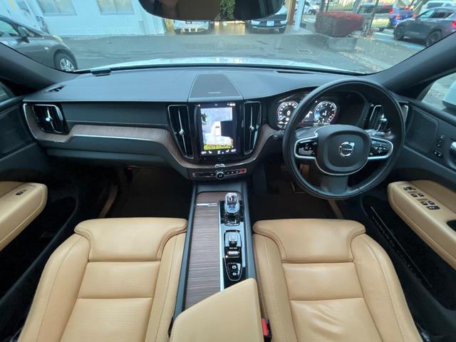 ＸＣ６０は、いつでもすべてが扱いやすく、先進のテクノロジーがドライビングをサポートするとともに、さまざまなコミュニケーションが可能な運転環境が、備わっています。是非一度ご覧くださいませ！