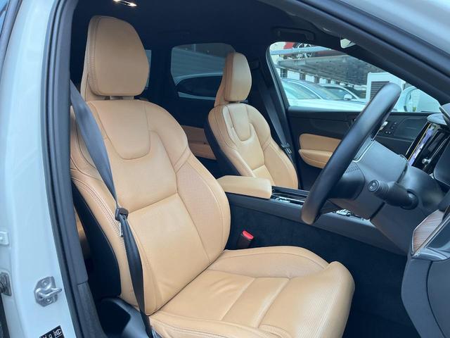 【アンバーレザーシート】デザイン性が高く、高級感のある茶革シート。常に体に触れる部分だから、座り心地の良さにはこだわりたいですね。汚れの付着や劣化を抑制する内装コーティング施工もおススメですよ。