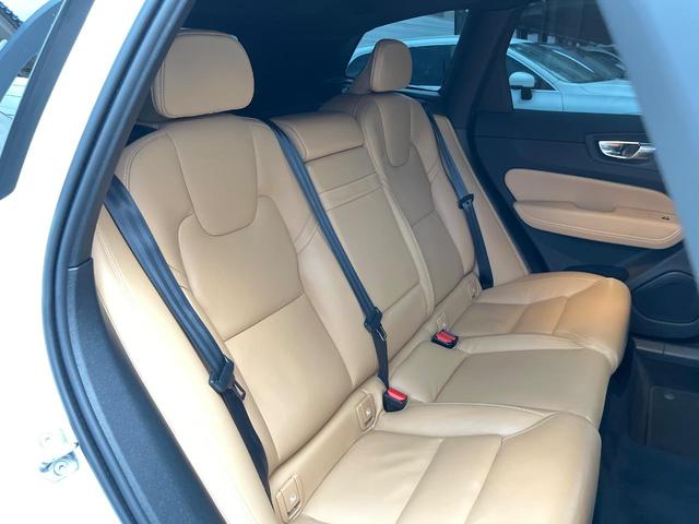 広々とした２列目シートは居住性が高く、居心地も快適！ＩＳＯＦＩＸアタッチメント装備なのでベビーシートやチャイルドシートも簡単・スマートに取付けできます。