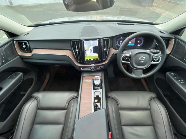 大人気ＳＵＶのＸＣ６０が入庫しました！マイルドハイブリッドモデルもＸＣ６０はＧｏｏｇｌｅナビも搭載！さらに快適装備や安全装備盛りだくさん！プレミアムサウンドも装備で楽しいドライブが出来そうですね♪