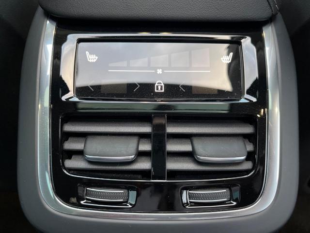 【前席＋後席シートヒーター】寒い日に重宝するシートヒーターを後席にも装備！エアコンより早く温まってくれるので寒がりの人も安心ですね。エアコンの温風は乾燥するから苦手、という方にもをおすすめです。