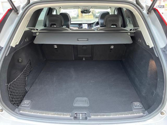 普段のお買い物や通勤、送迎等に十分な荷室スペースを確保しております。セカンドシートを倒すと、大きな荷物の積載も可能です。