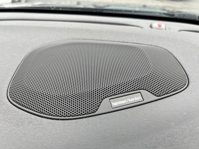 Ｖ４０ Ｔ３　インスクリプション　黒革シート　ｈａｒｍａｎ／ｋａｒｄｏｎ　インテリセーフ　衝突被害軽減ブレーキ　シートヒーター　純正ナビ　バックカメラ　レーダークルーズ　ブラインドスポットモニター　禁煙車　ＬＥＤヘッドライト（5枚目）
