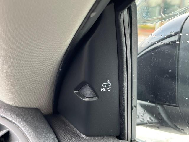 Ｖ４０ Ｔ３　インスクリプション　黒革シート　ｈａｒｍａｎ／ｋａｒｄｏｎ　インテリセーフ　衝突被害軽減ブレーキ　シートヒーター　純正ナビ　バックカメラ　レーダークルーズ　ブラインドスポットモニター　禁煙車　ＬＥＤヘッドライト（8枚目）