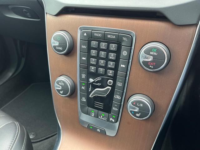 Ｖ４０ Ｔ３　インスクリプション　黒革シート　ｈａｒｍａｎ／ｋａｒｄｏｎ　インテリセーフ　衝突被害軽減ブレーキ　シートヒーター　純正ナビ　バックカメラ　レーダークルーズ　ブラインドスポットモニター　禁煙車　ＬＥＤヘッドライト（9枚目）