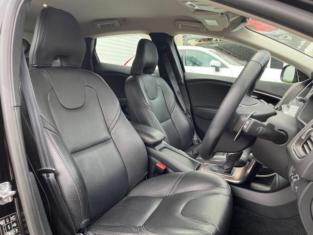 Ｖ４０ Ｔ３　インスクリプション　黒革シート　ｈａｒｍａｎ／ｋａｒｄｏｎ　インテリセーフ　衝突被害軽減ブレーキ　シートヒーター　純正ナビ　バックカメラ　レーダークルーズ　ブラインドスポットモニター　禁煙車　ＬＥＤヘッドライト（12枚目）