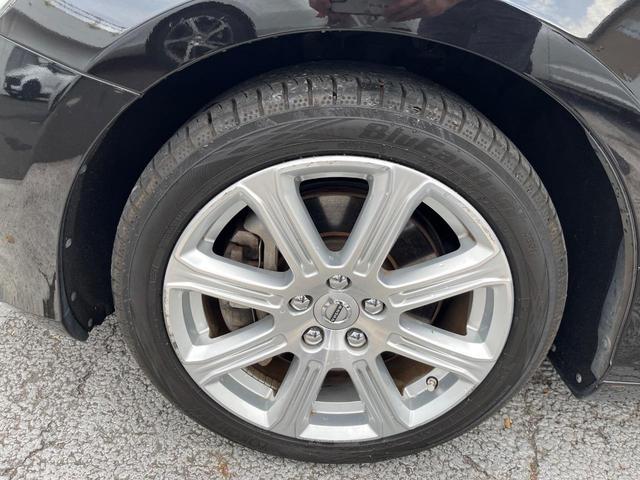 Ｖ４０ Ｔ３　インスクリプション　黒革シート　ｈａｒｍａｎ／ｋａｒｄｏｎ　インテリセーフ　衝突被害軽減ブレーキ　シートヒーター　純正ナビ　バックカメラ　レーダークルーズ　ブラインドスポットモニター　禁煙車　ＬＥＤヘッドライト（14枚目）