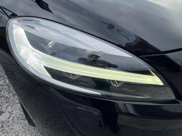 Ｖ４０ Ｔ３　インスクリプション　黒革シート　ｈａｒｍａｎ／ｋａｒｄｏｎ　インテリセーフ　衝突被害軽減ブレーキ　シートヒーター　純正ナビ　バックカメラ　レーダークルーズ　ブラインドスポットモニター　禁煙車　ＬＥＤヘッドライト（15枚目）