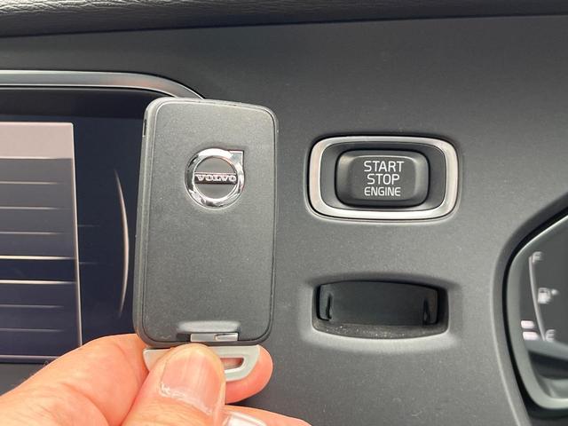 Ｖ４０ Ｔ３　インスクリプション　黒革シート　ｈａｒｍａｎ／ｋａｒｄｏｎ　インテリセーフ　衝突被害軽減ブレーキ　シートヒーター　純正ナビ　バックカメラ　レーダークルーズ　ブラインドスポットモニター　禁煙車　ＬＥＤヘッドライト（16枚目）