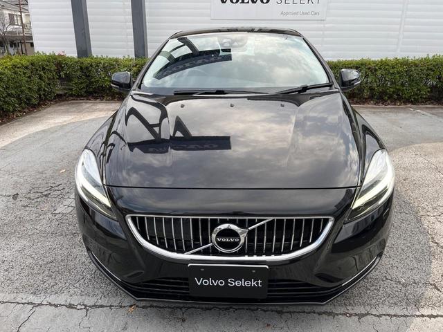 Ｖ４０ Ｔ３　インスクリプション　黒革シート　ｈａｒｍａｎ／ｋａｒｄｏｎ　インテリセーフ　衝突被害軽減ブレーキ　シートヒーター　純正ナビ　バックカメラ　レーダークルーズ　ブラインドスポットモニター　禁煙車　ＬＥＤヘッドライト（18枚目）