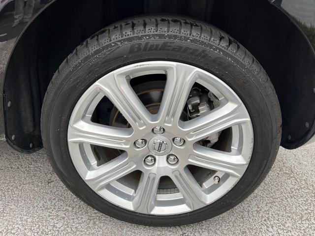 Ｖ４０ Ｔ３　インスクリプション　黒革シート　ｈａｒｍａｎ／ｋａｒｄｏｎ　インテリセーフ　衝突被害軽減ブレーキ　シートヒーター　純正ナビ　バックカメラ　レーダークルーズ　ブラインドスポットモニター　禁煙車　ＬＥＤヘッドライト（29枚目）