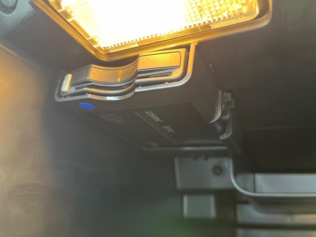 Ｖ４０ Ｔ３　インスクリプション　黒革シート　ｈａｒｍａｎ／ｋａｒｄｏｎ　インテリセーフ　衝突被害軽減ブレーキ　シートヒーター　純正ナビ　バックカメラ　レーダークルーズ　ブラインドスポットモニター　禁煙車　ＬＥＤヘッドライト（37枚目）